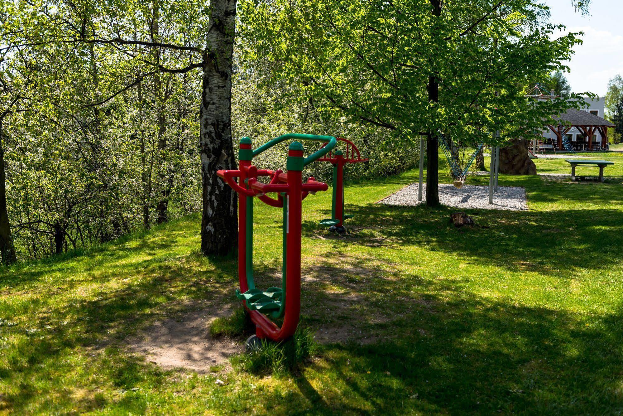 Camp Vary - Vitkova Hora - Veitsberg Karlovy Vary Exterior photo